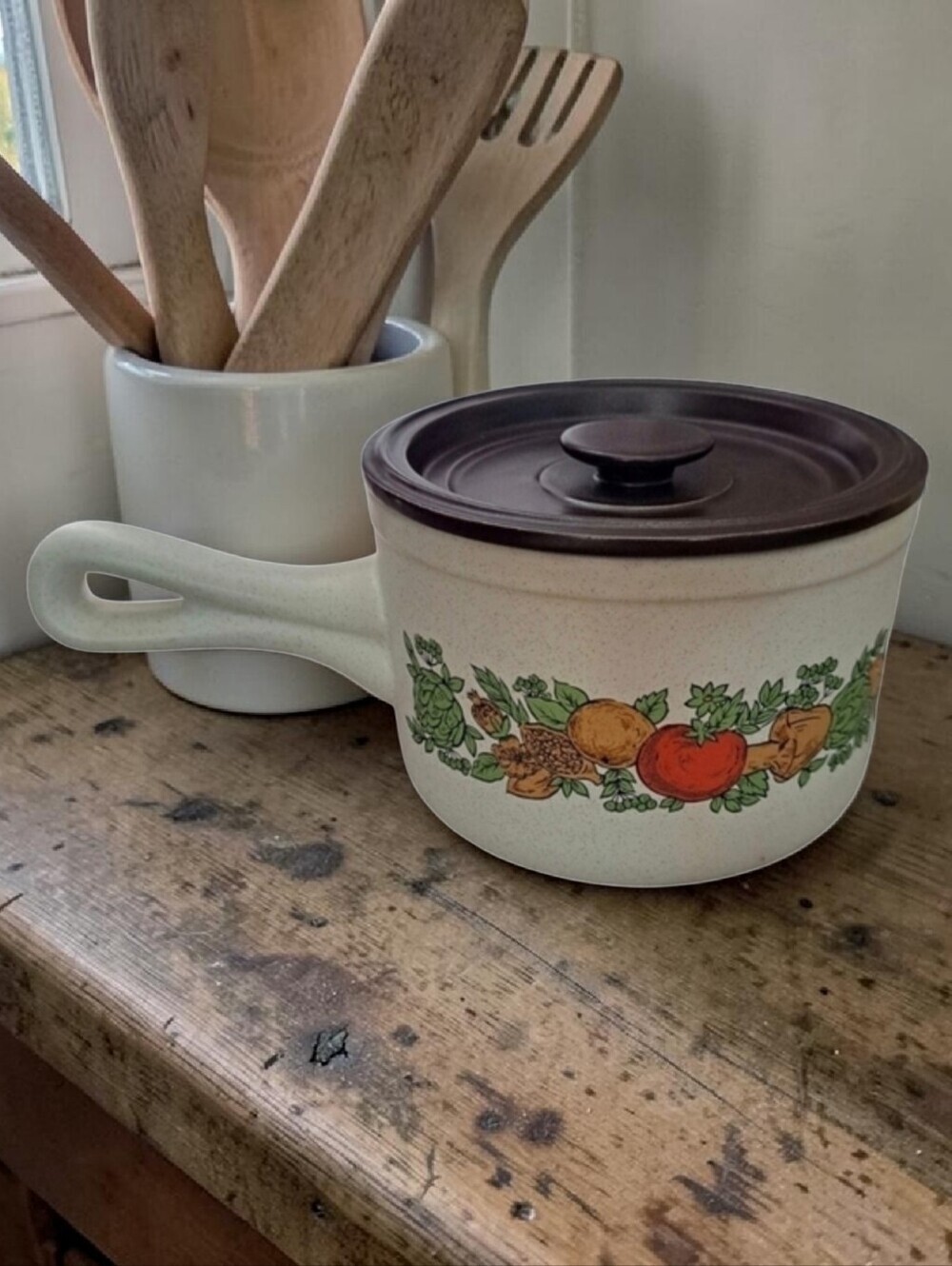 Vintage flame proof cooking pot with lid vegetable mushroom pattern stoneware 70